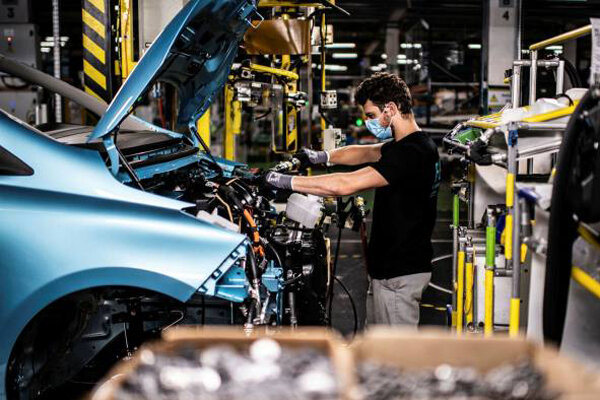 تأثیر آموزش‌های صنایع خودرو در توانمندسازی افراد و ارتقای مهارت‌های فنی